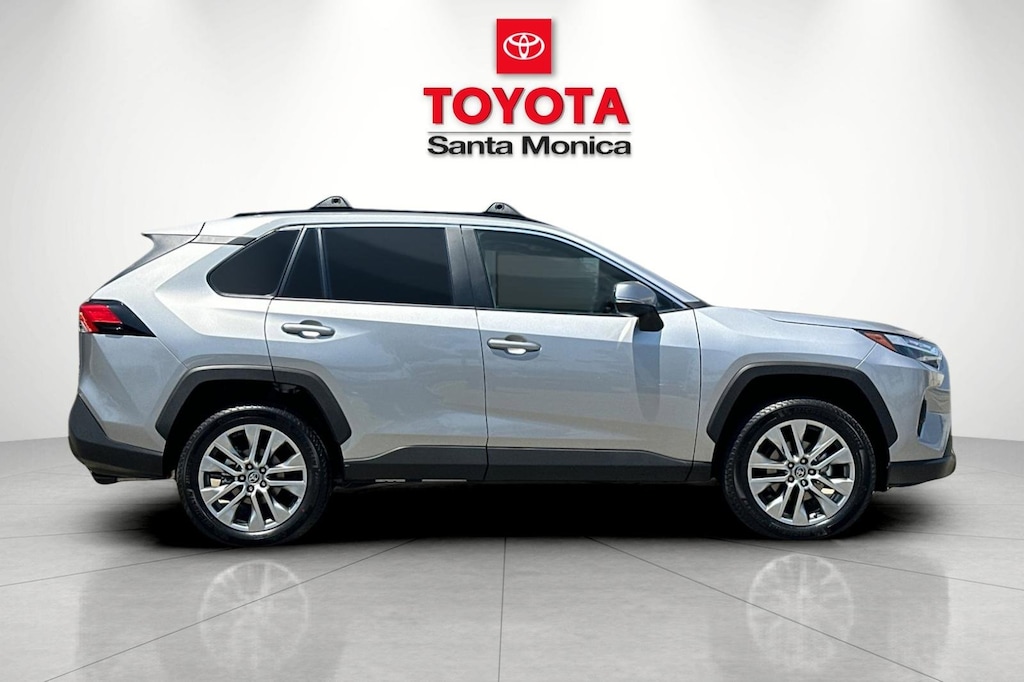 2025 Toyota RAV4 XLE Premium photo 2