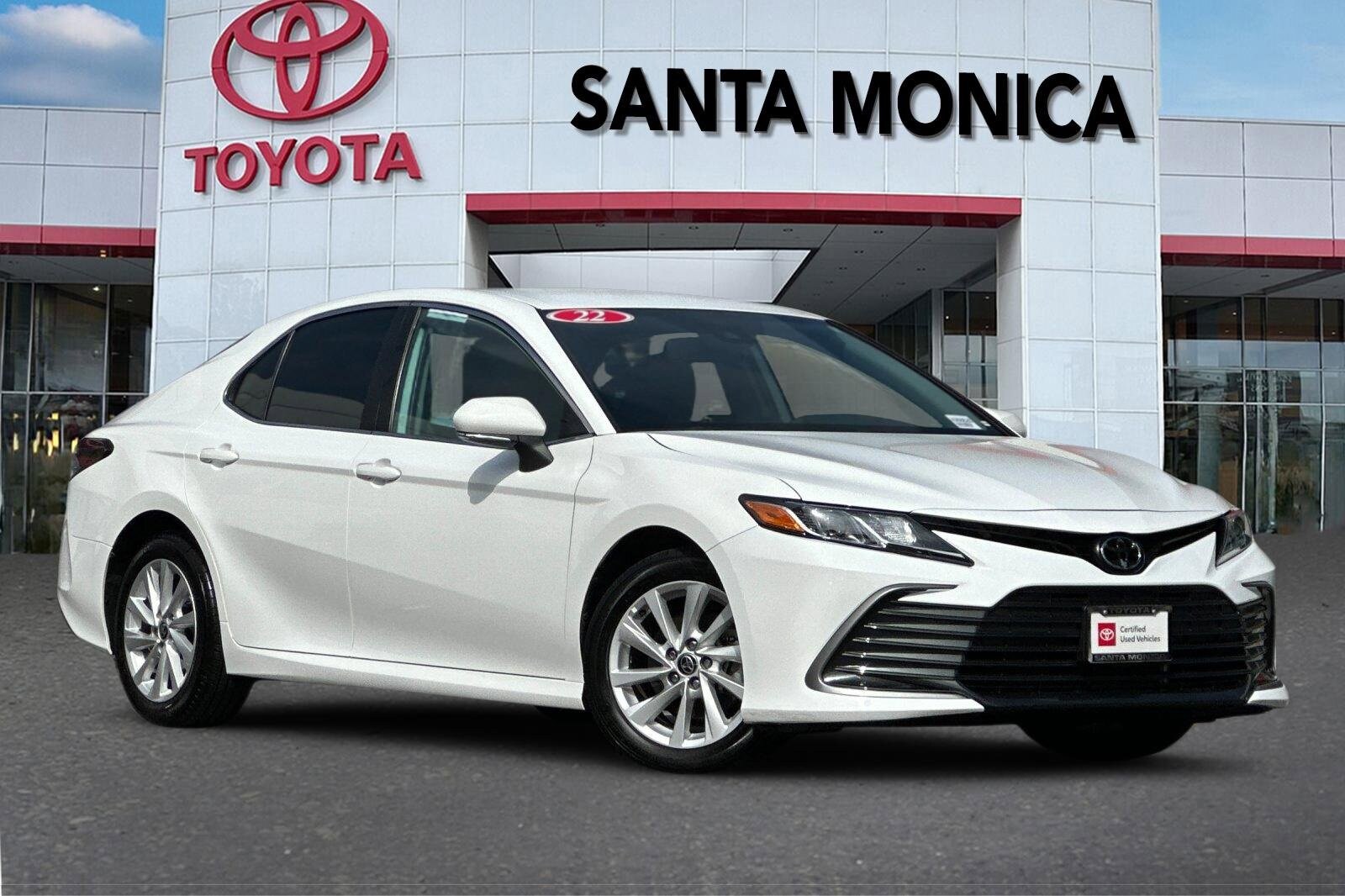 2022 Toyota Camry LE photo 2