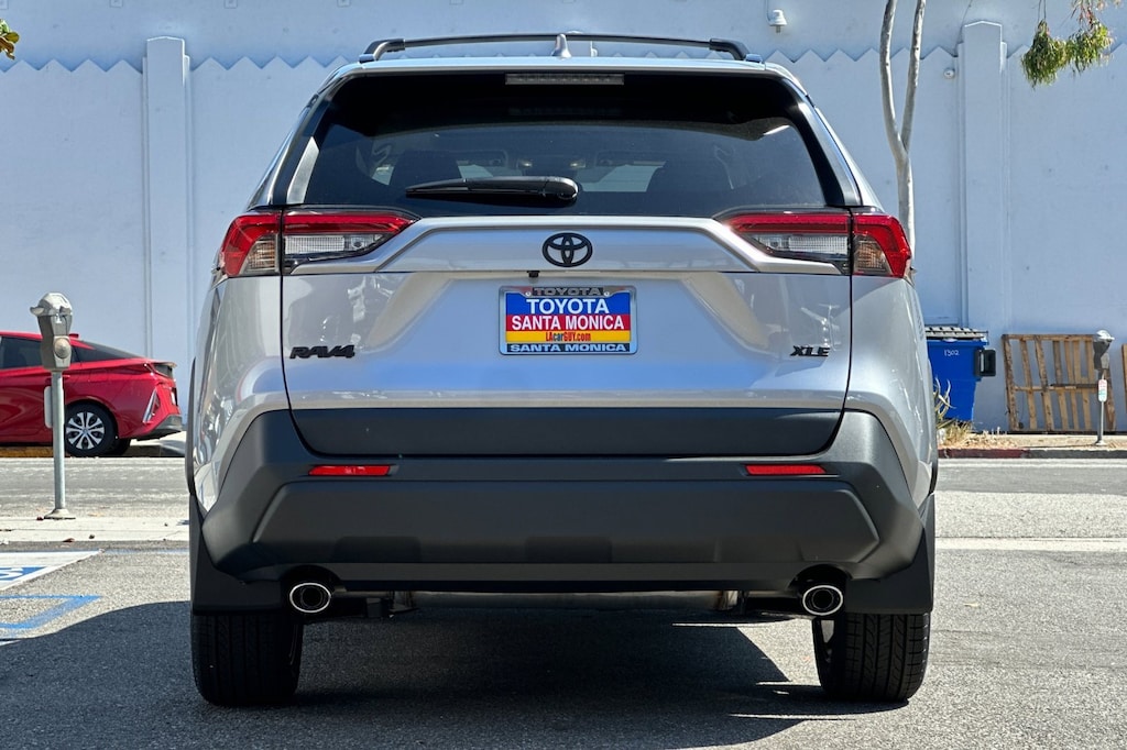 2025 Toyota RAV4 XLE Premium photo 3