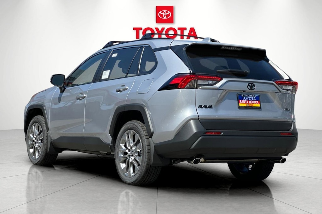 2025 Toyota RAV4 XLE Premium photo 4