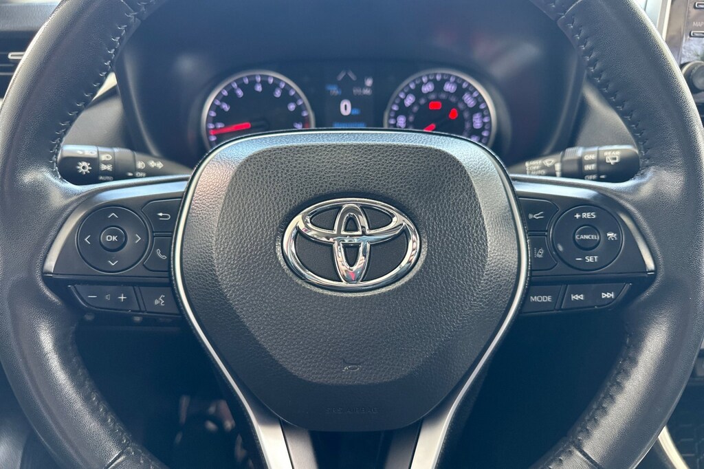 2021 Toyota RAV4 XLE Premium photo 20