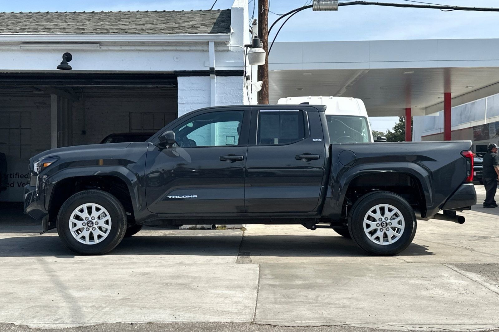 2025 Toyota Tacoma SR5 photo 6