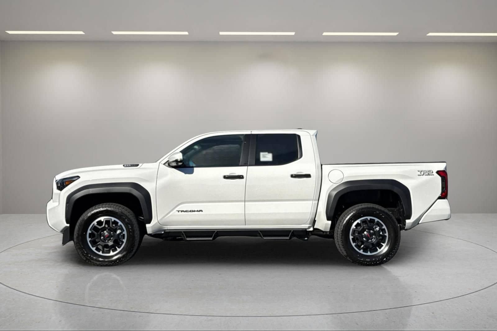 2025 Toyota Tacoma TRD Off Road - Photo 8