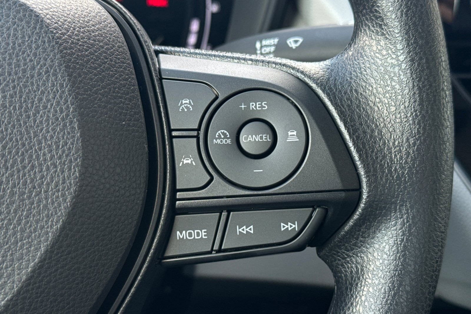 2026 Toyota Corolla LE - Photo 26