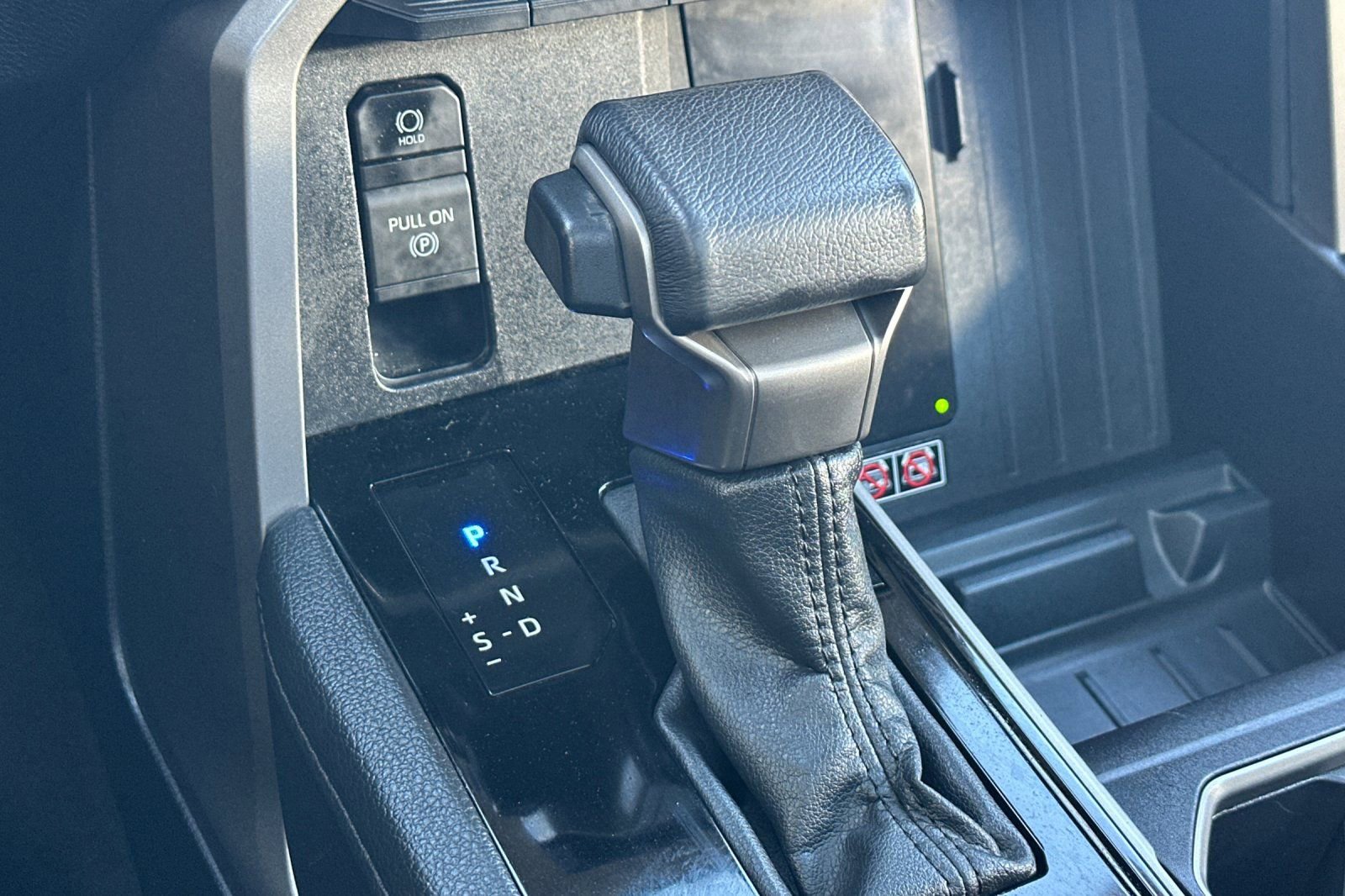 2025 Toyota Tundra Limited photo 4