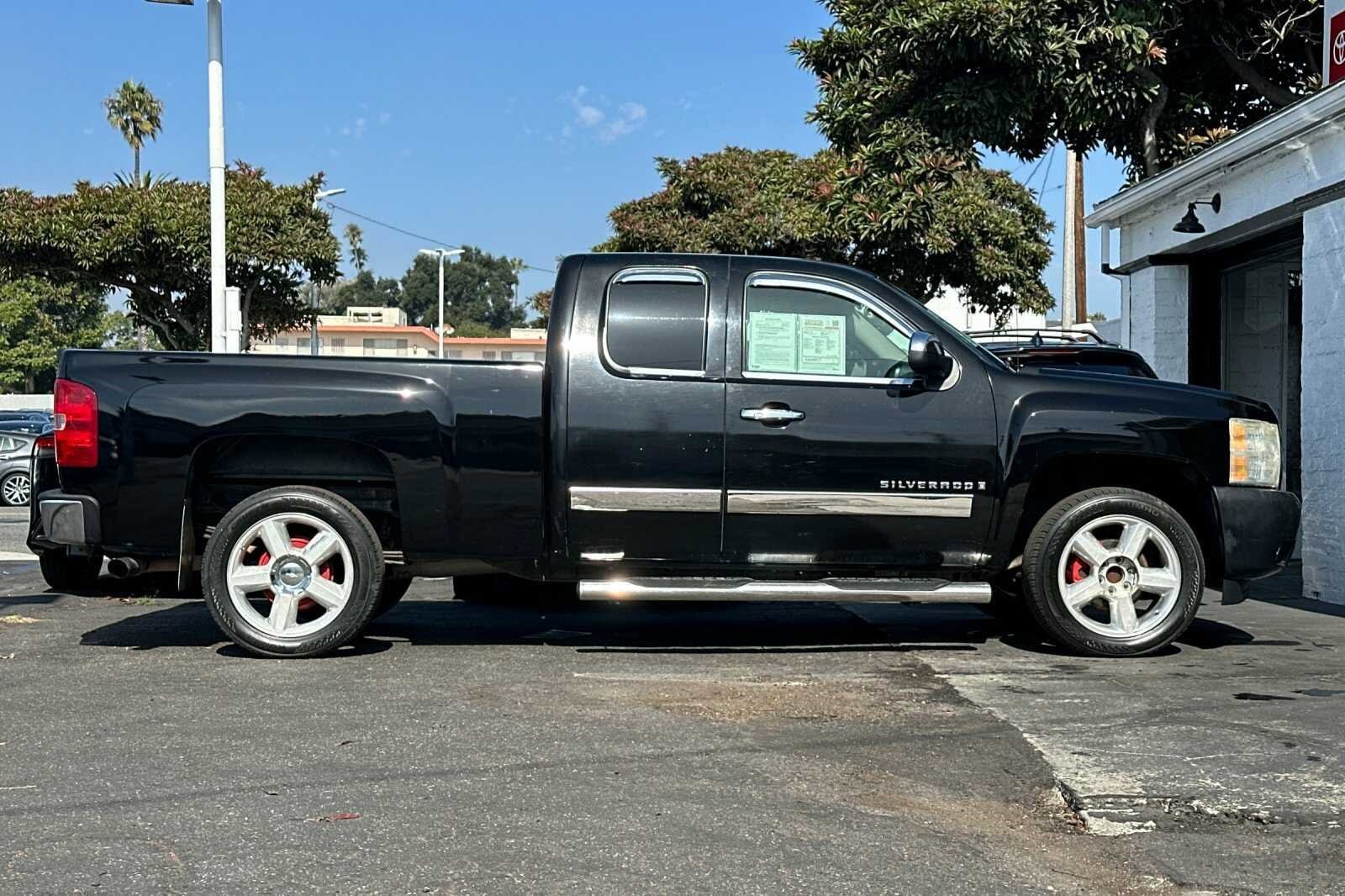 Used 2008 Chevrolet Silverado 1500 Work Truck with VIN 2GCEC19J981116215 for sale in Santa Monica, CA