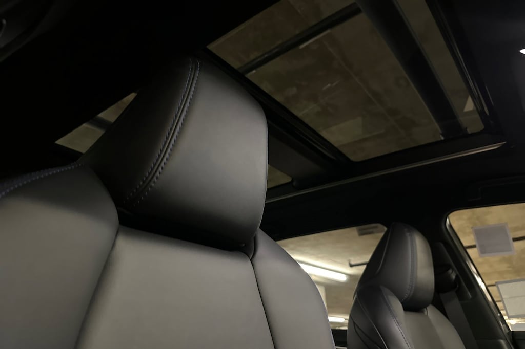 2025 Toyota RAV4 Hybrid XSE photo 19