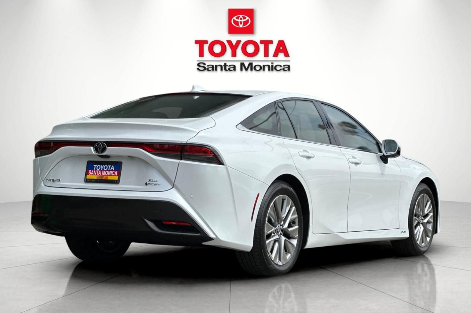 2025 Toyota Mirai XLE photo 2