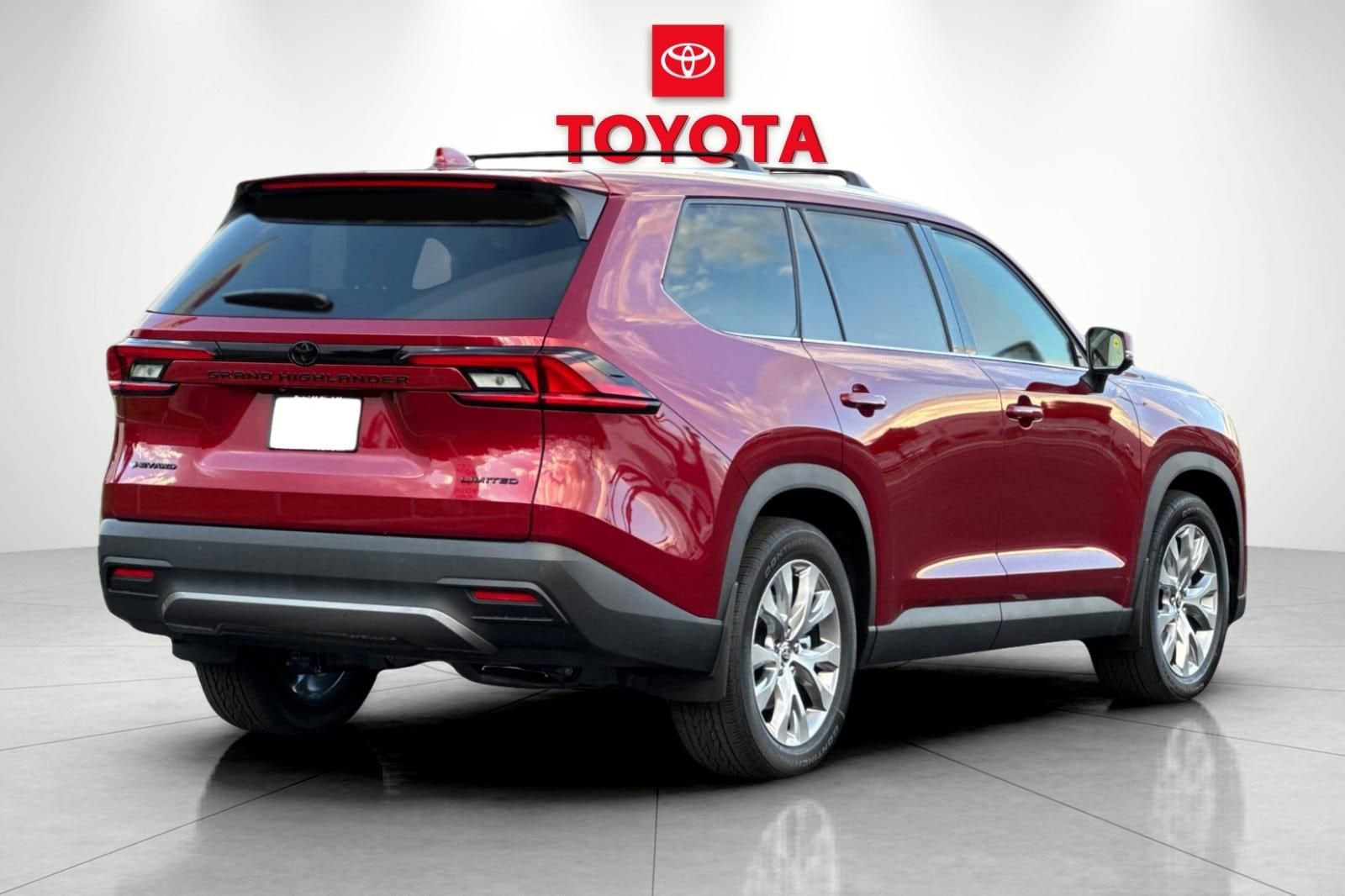 2026 Toyota Grand Highlander Hybrid Limited photo 2