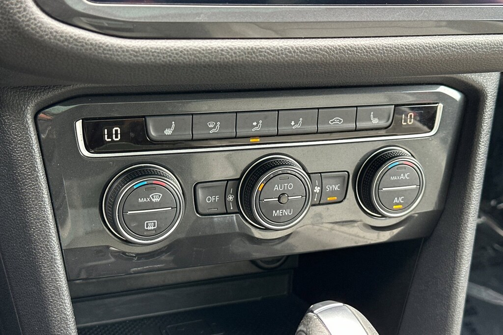 2021 Volkswagen Tiguan SE photo 17