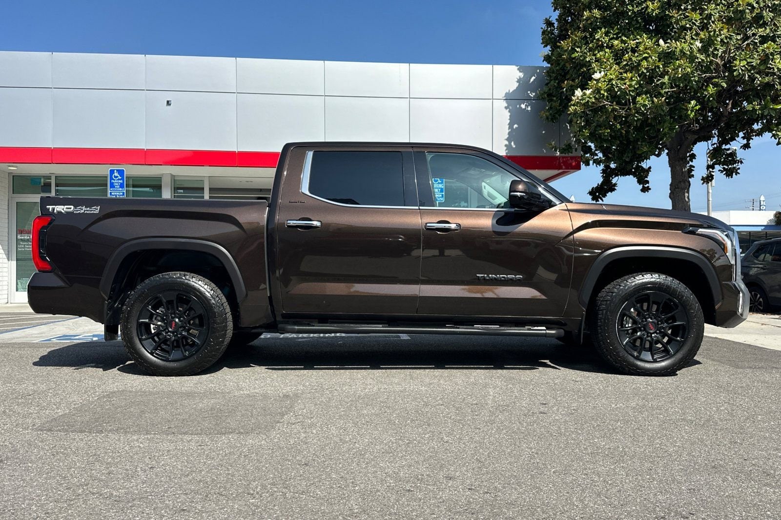 2023 Toyota Tundra Limited photo 2