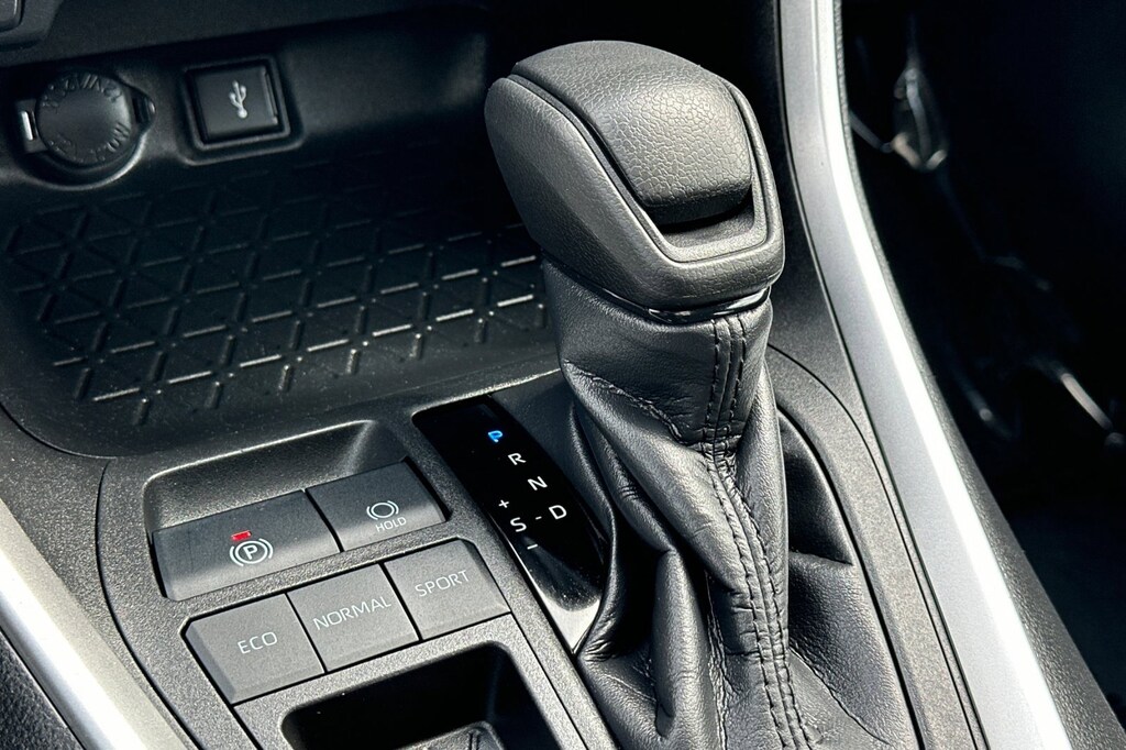 2022 Toyota RAV4 XLE photo 17