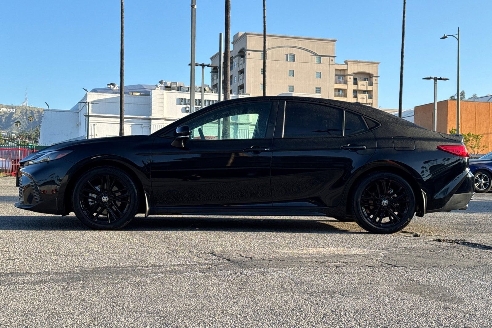 2025 Toyota Camry SE photo 6