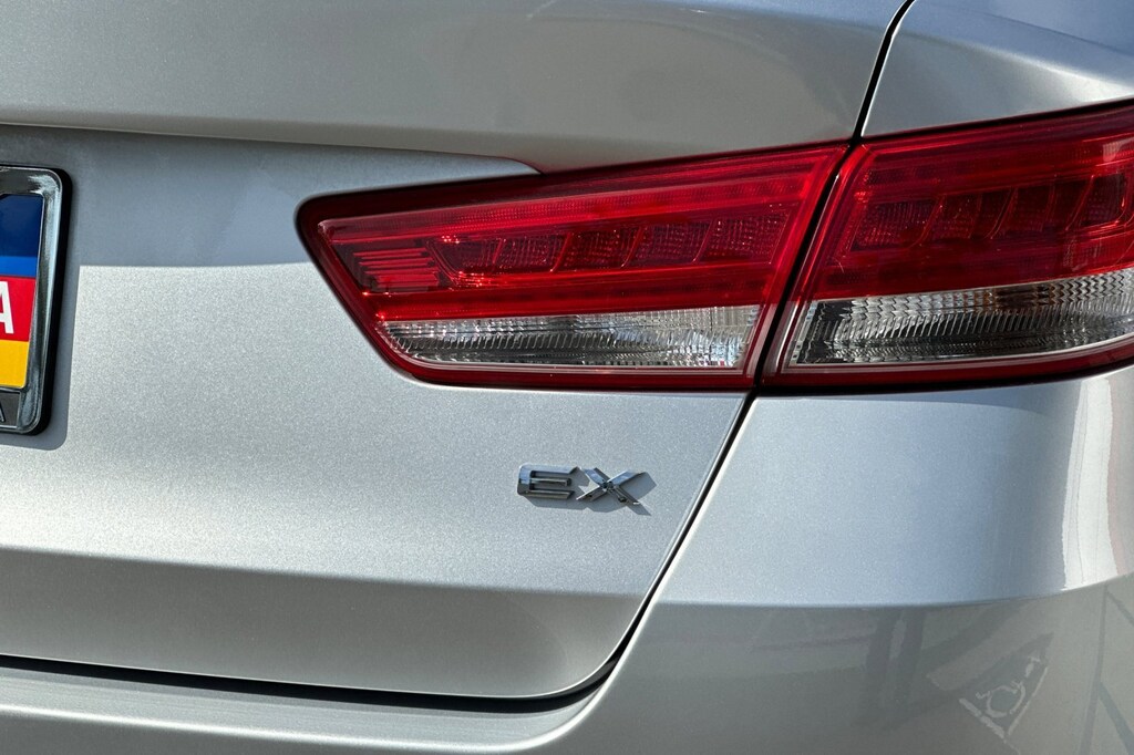 2016 Kia Optima EX photo 23