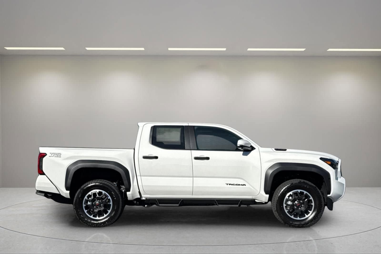 2025 Toyota Tacoma TRD Off Road - Photo 2