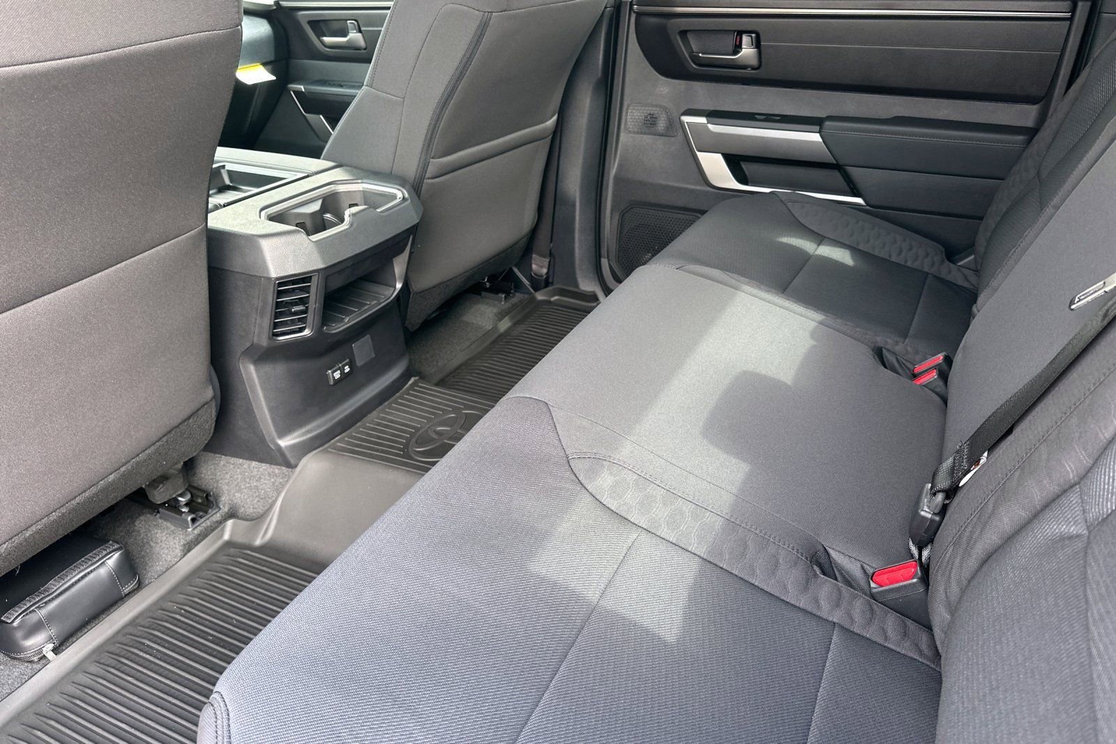2026 Toyota Tundra SR5 - Photo 11