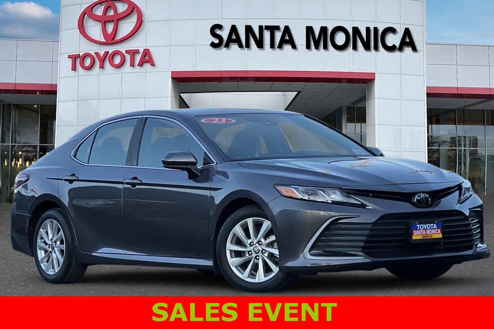 2023 Toyota Camry LE's photo