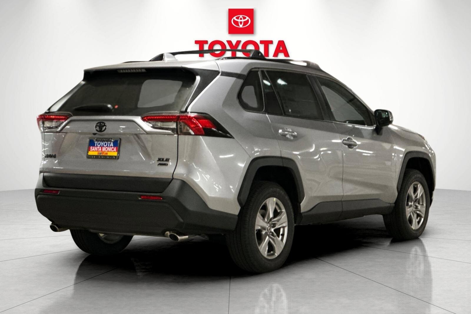 2025 Toyota RAV4 XLE photo 2