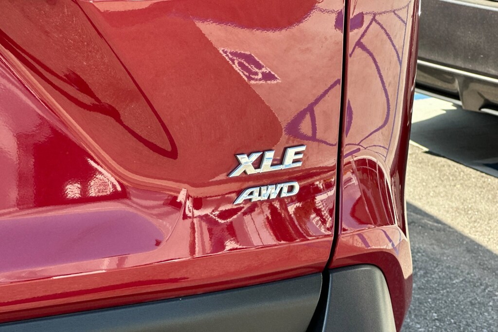 2021 Toyota RAV4 XLE Premium photo 23