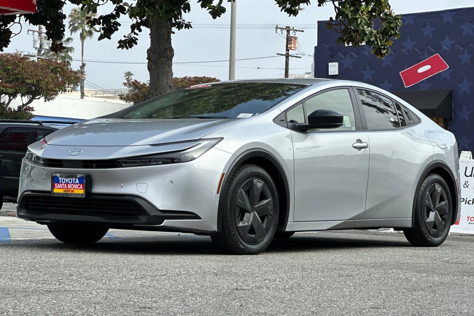 2023 Toyota Prius LE photo 6