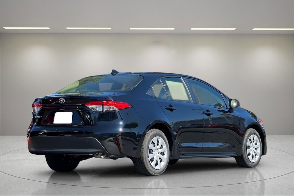 2026 Toyota Corolla LE photo 4