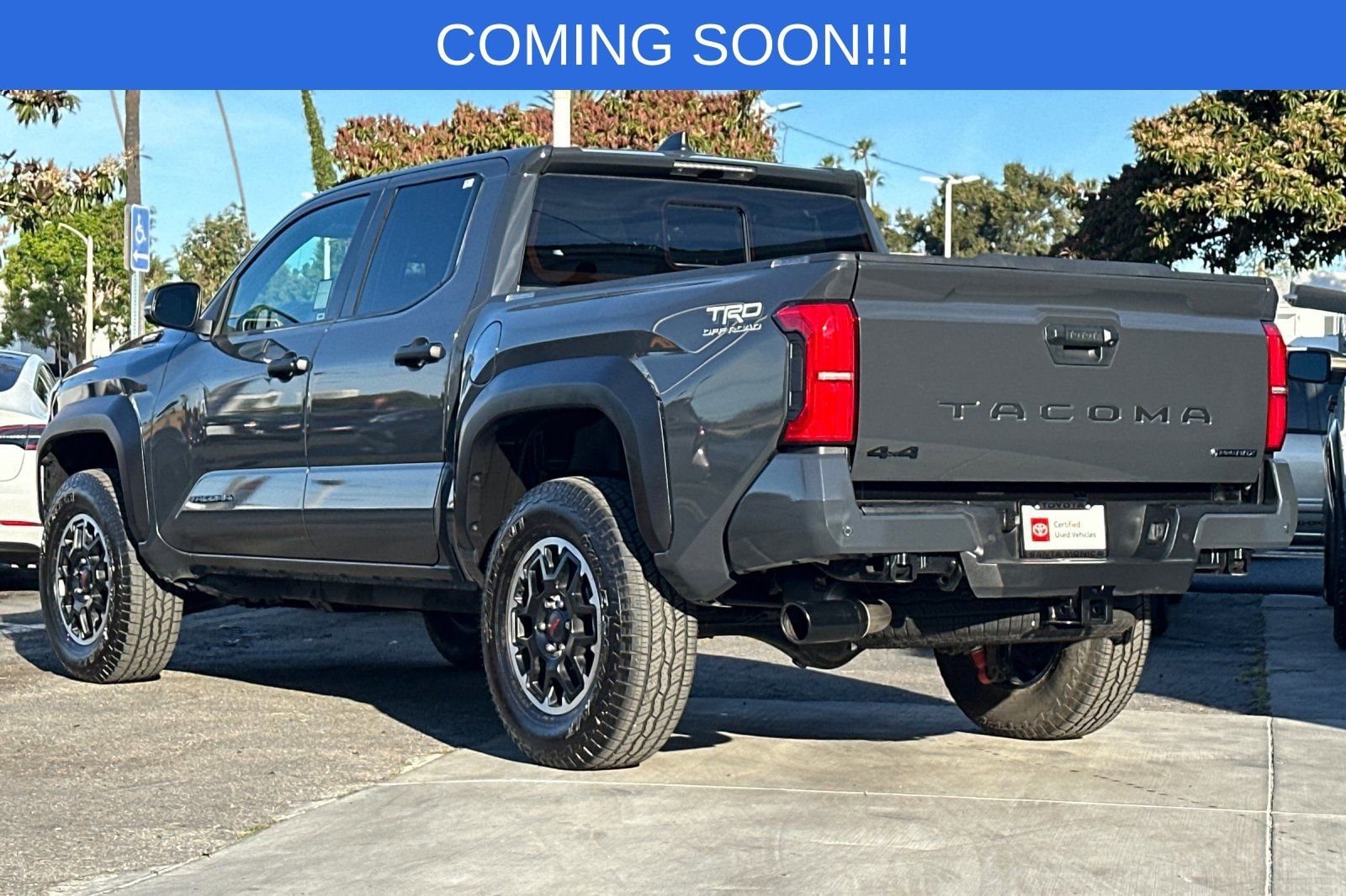 2025 Toyota Tacoma i-FORCE MAX TRD Off Road photo 5