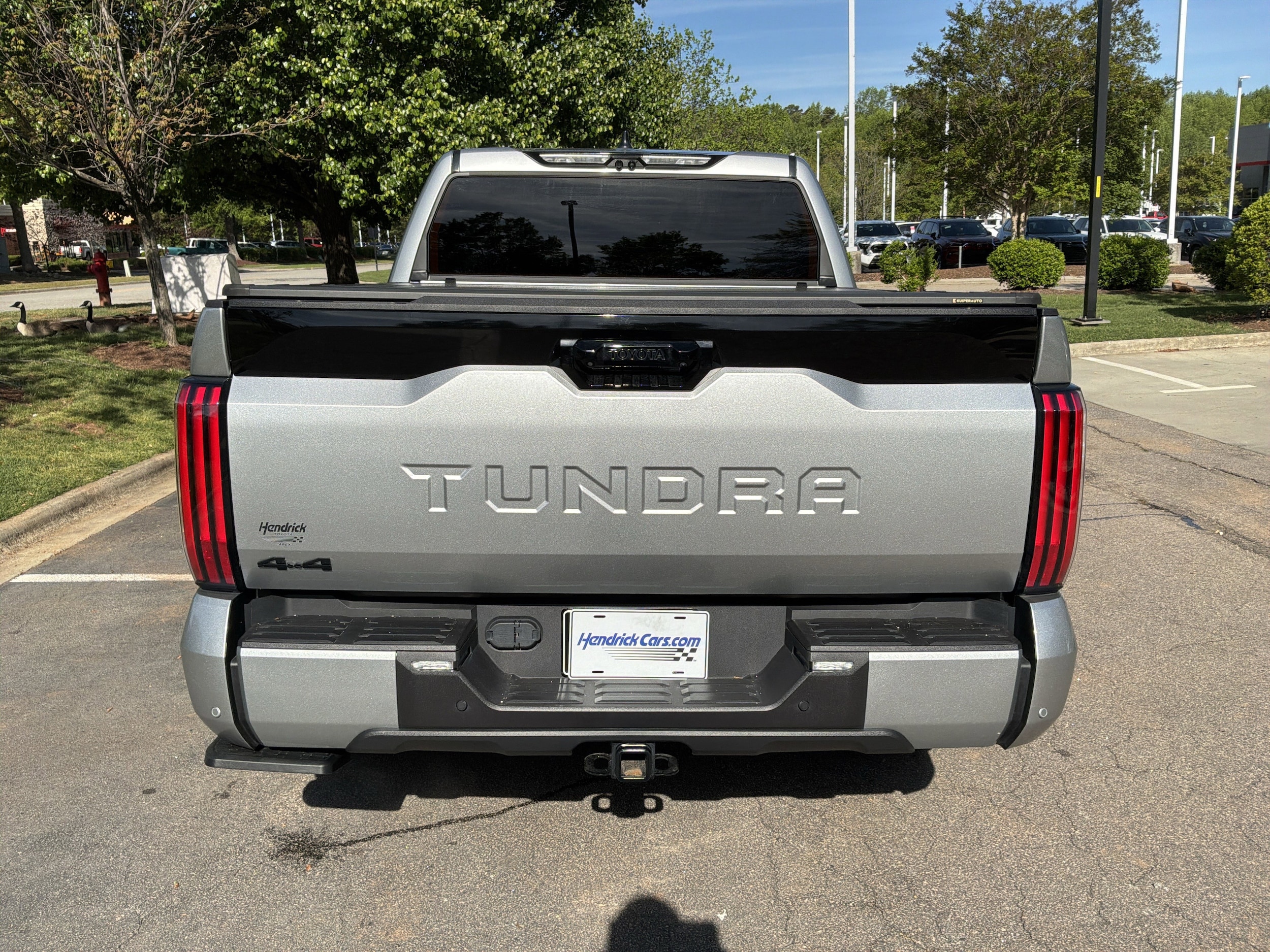2025 Toyota Tundra 4WD Platinum photo 3