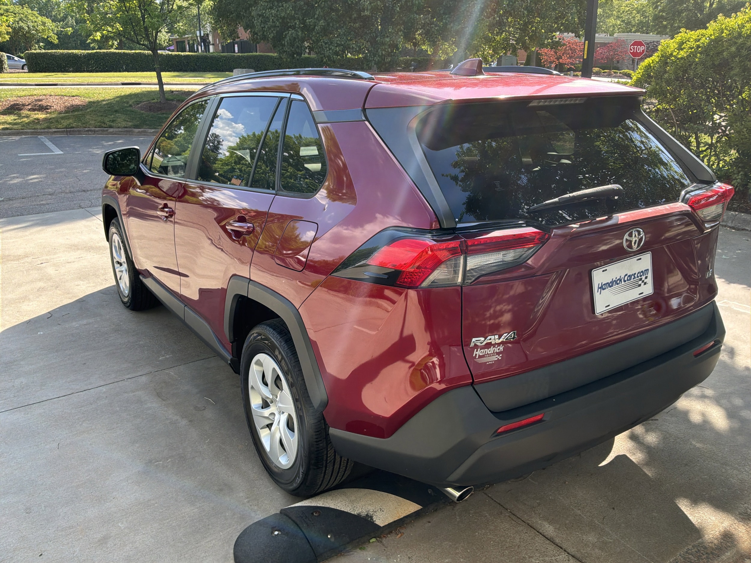 2019 Toyota RAV4 LE photo 3