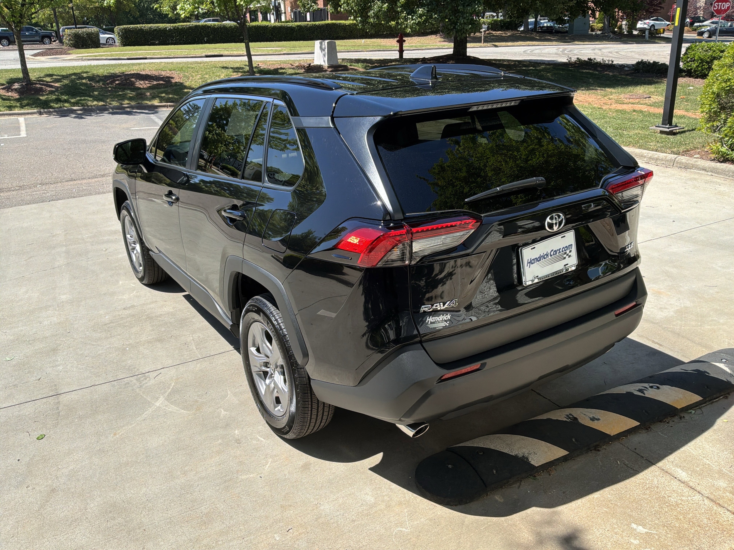 2025 Toyota RAV4 XLE photo 3