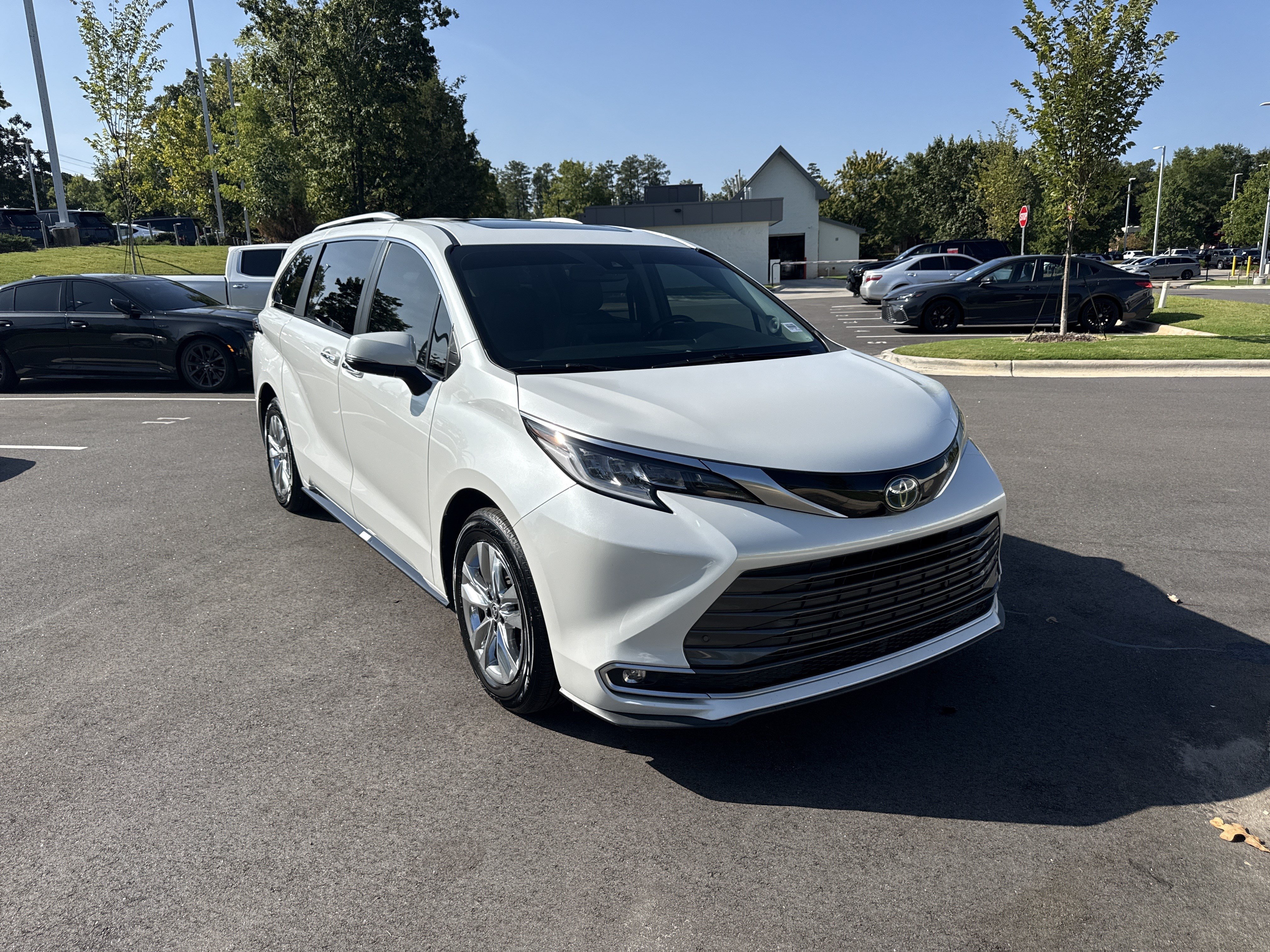 2023 Toyota Sienna Limited Minivan
