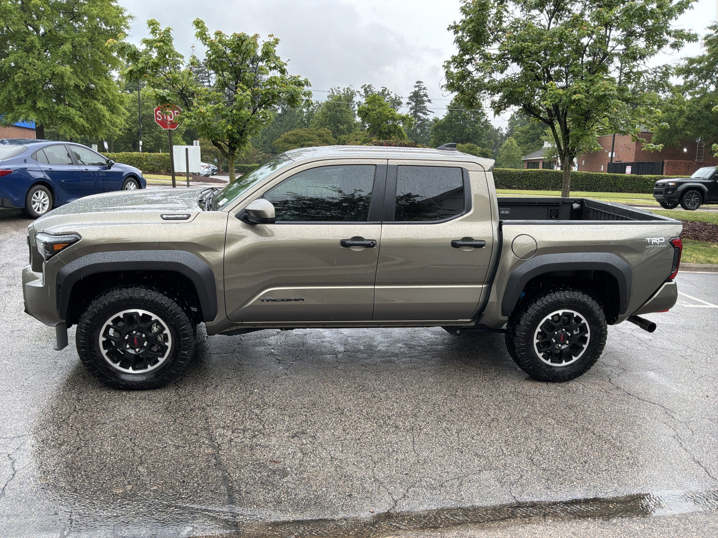 2025 Toyota Tacoma 4WD TRD Off Road Hybrid photo 5