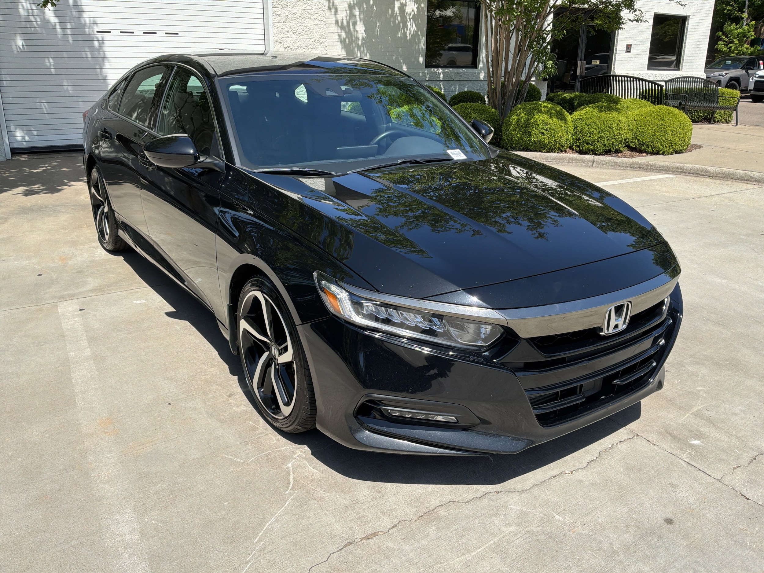 2018 Honda Accord Sport 1.5T photo 2