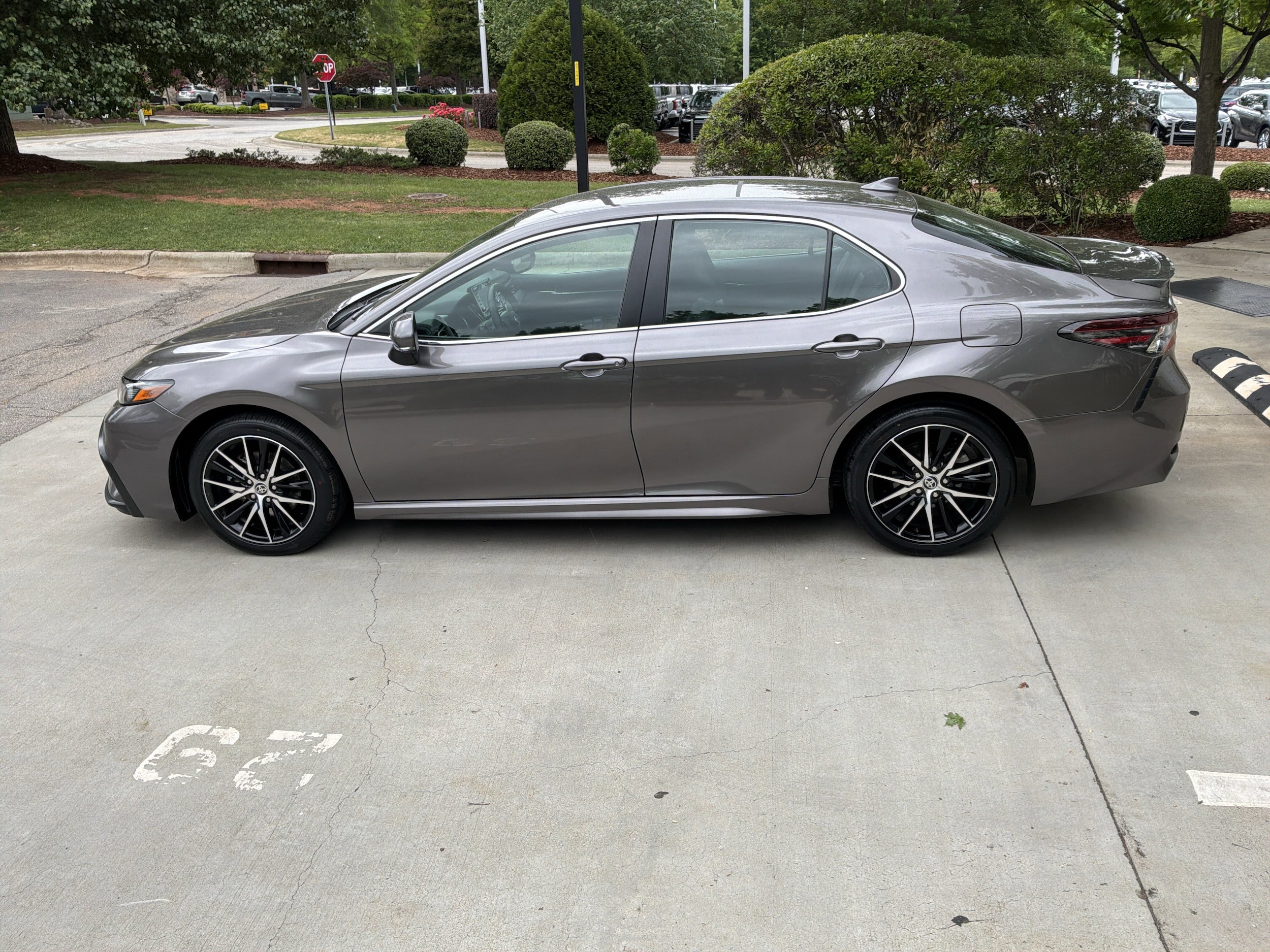 2024 Toyota Camry SE photo 6