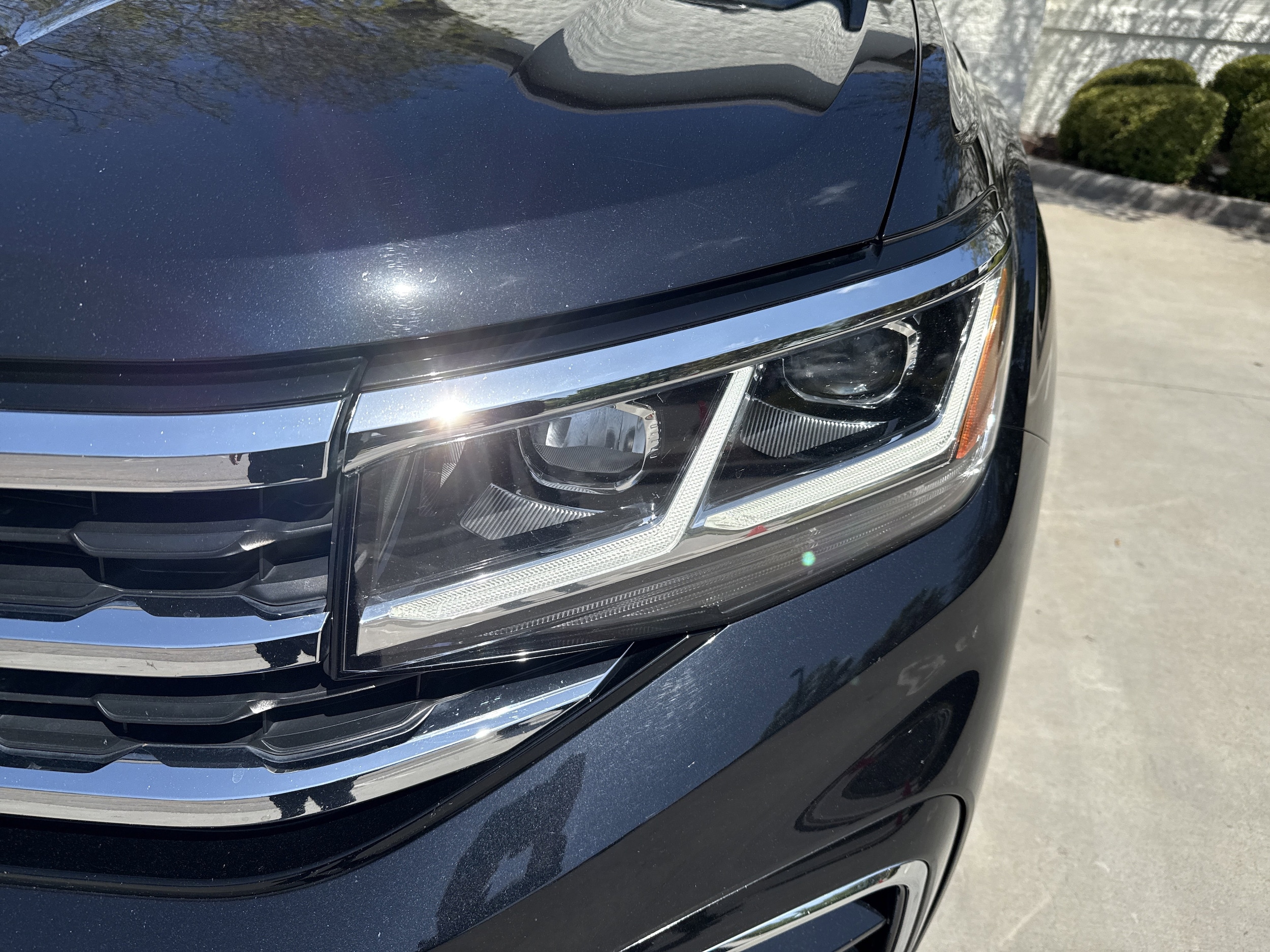 2022 Volkswagen Atlas 3.6L V6 SEL Premium R-Line photo 5