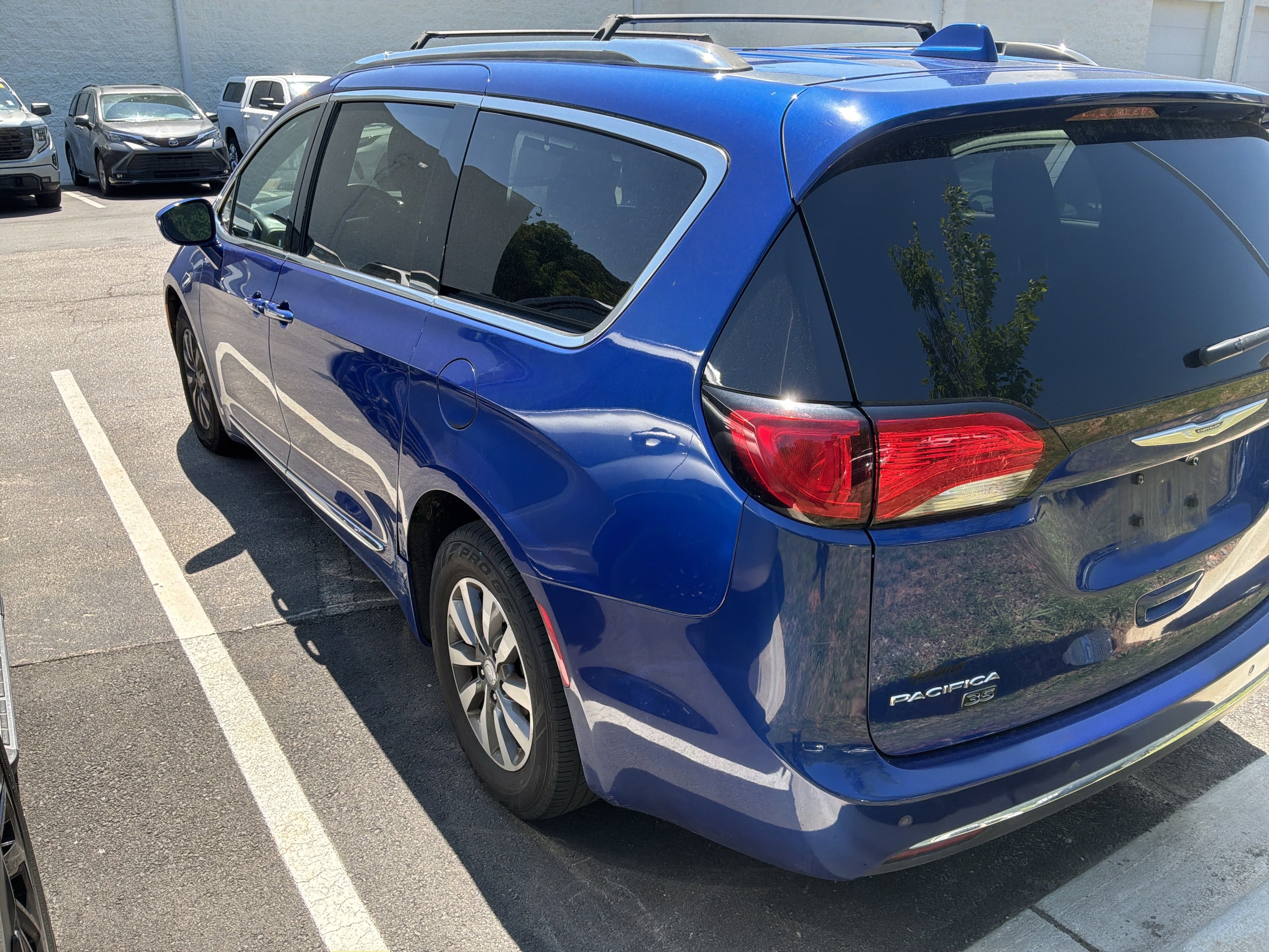 2020 Chrysler Pacifica Touring L Plus 35th Anniversary photo 5