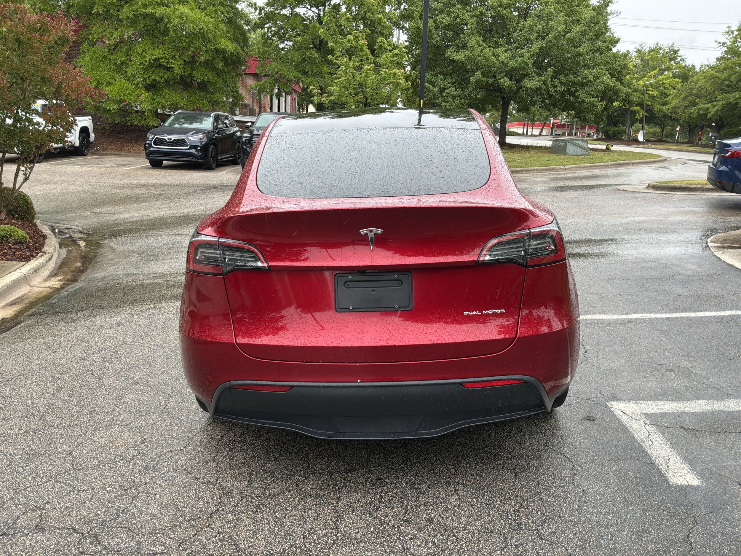 2024 Tesla Model Y Long Range photo 3