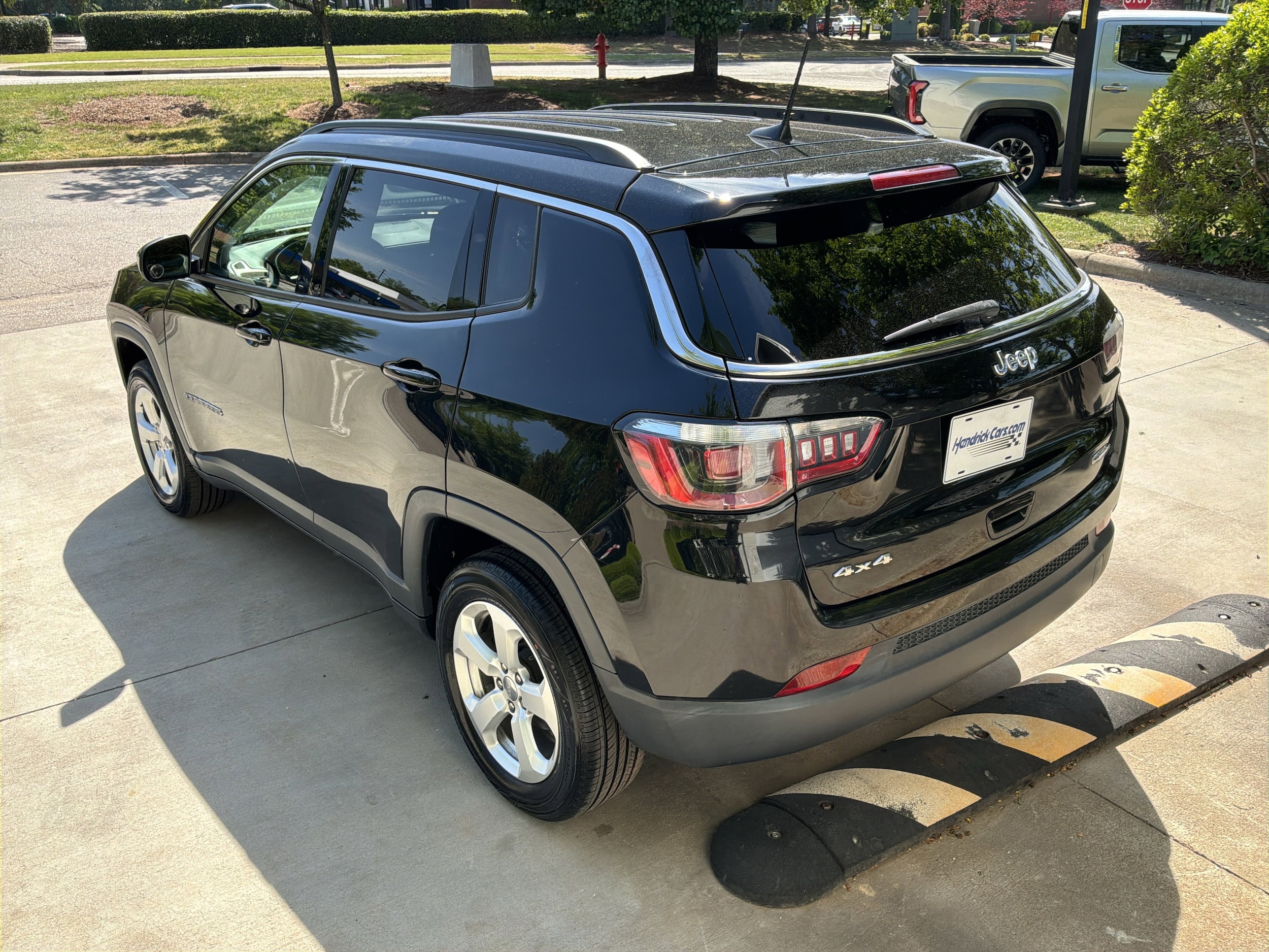 2019 Jeep Compass Latitude photo 3