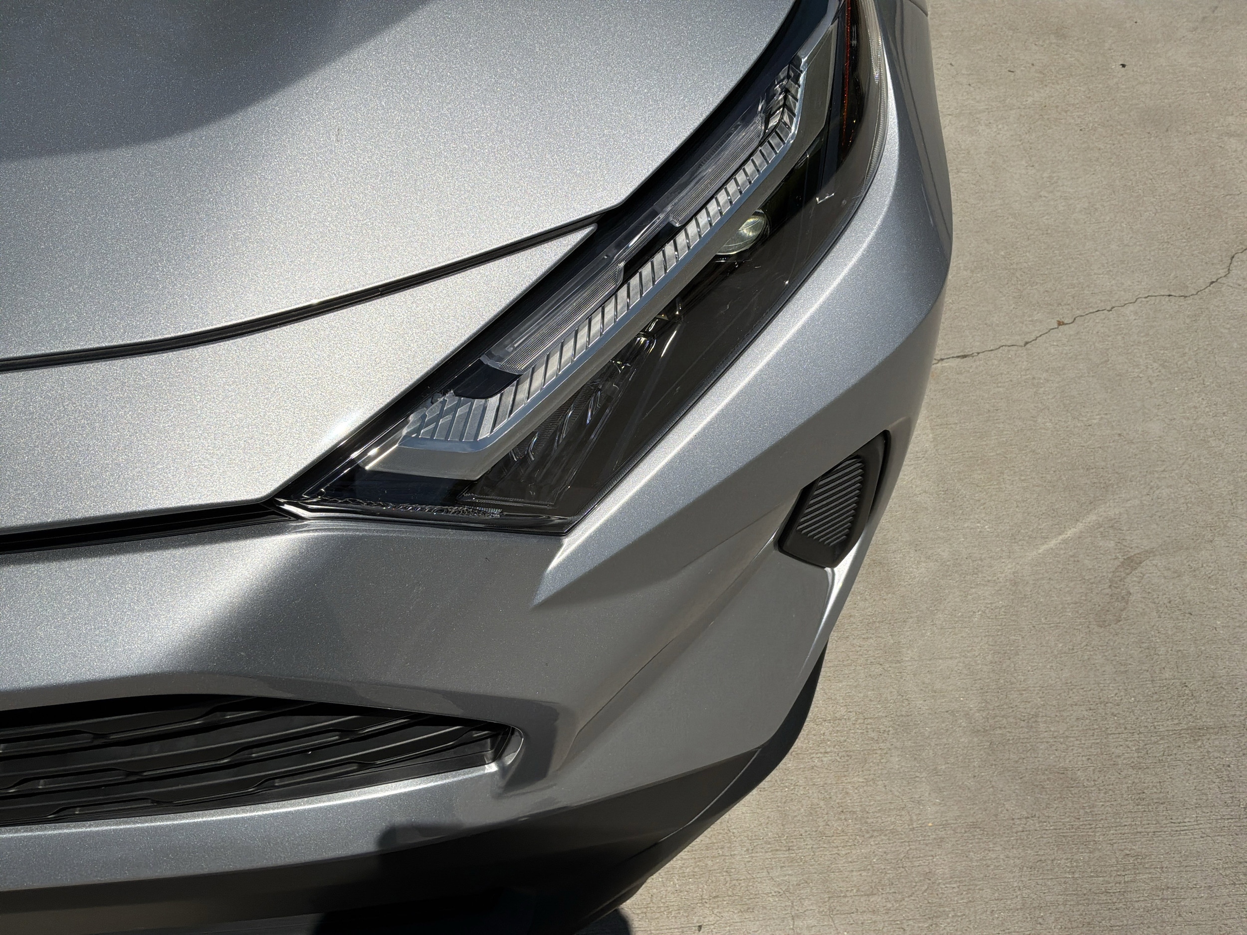 2025 Toyota RAV4 XLE photo 5