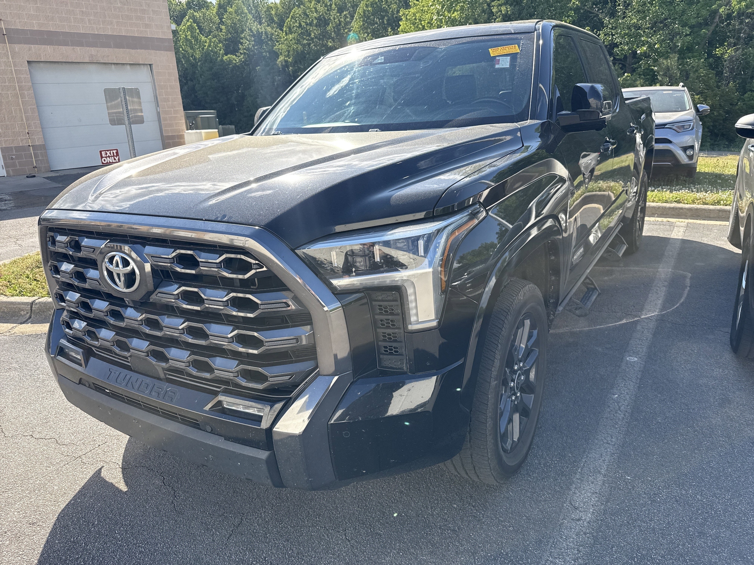 2023 Toyota Tundra 4WD Platinum photo 5