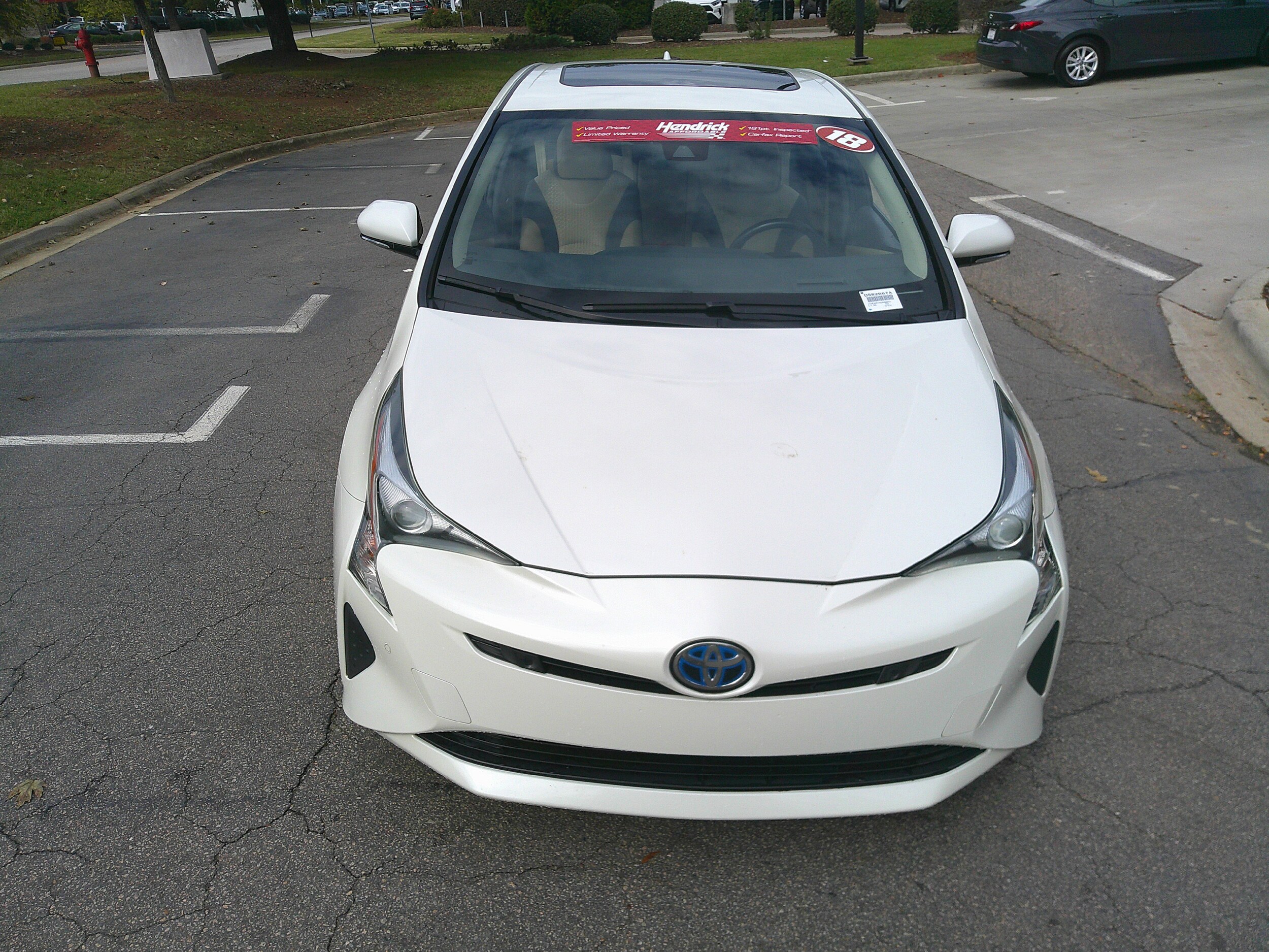 2018 Toyota Prius Three photo 2