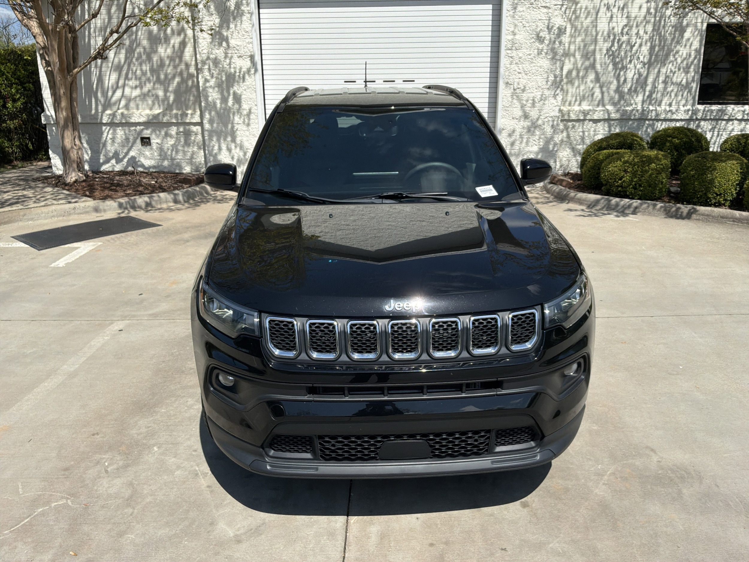 2024 Jeep Compass Latitude photo 2