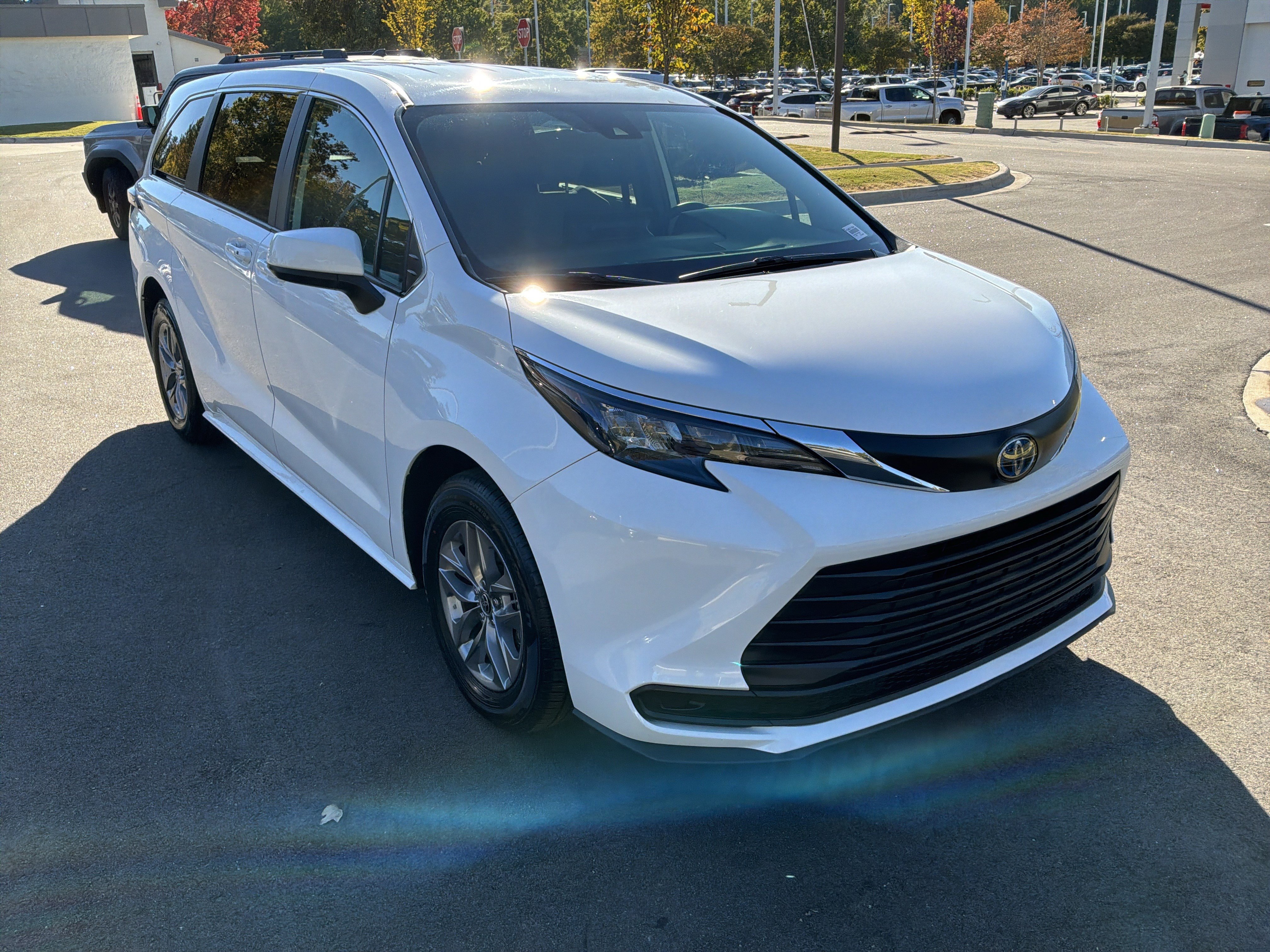 Certified 2025 Toyota Sienna LE Minivan