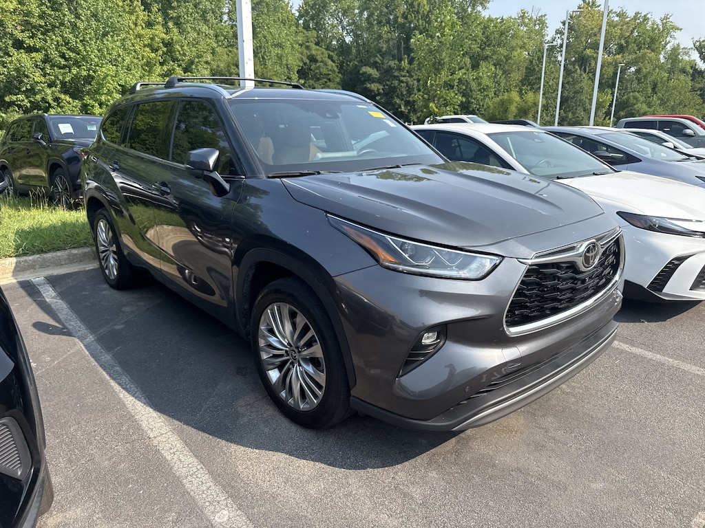 Used 2023 Toyota Highlander Platinum SUV