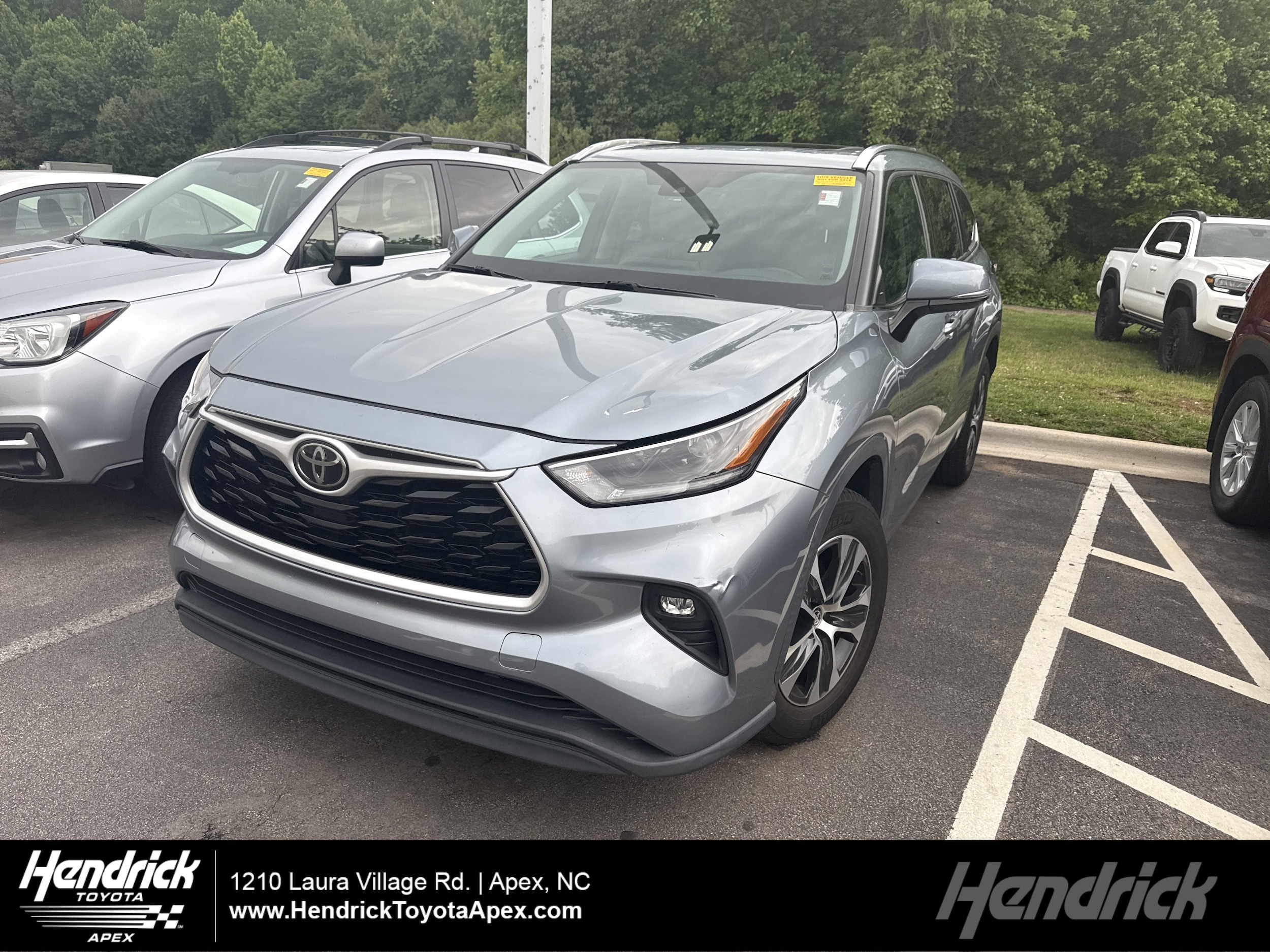 2021 Toyota Highlander XLE 4x2 V6's photo