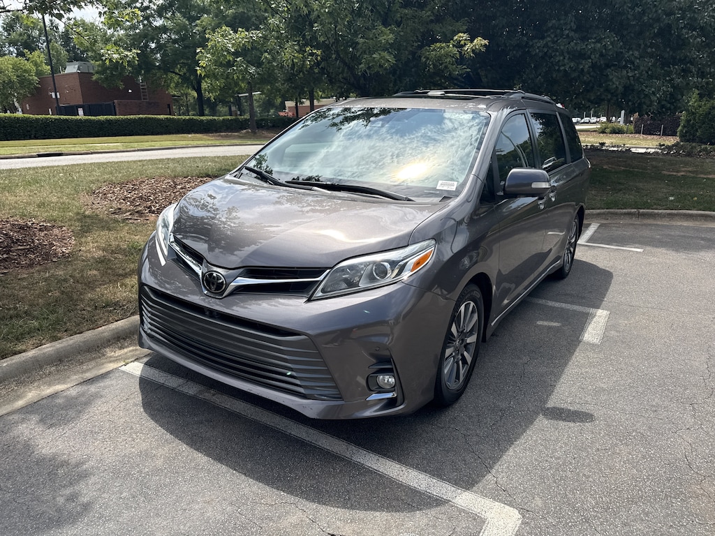 Used 2020 Toyota Sienna Limited Premium Minivan