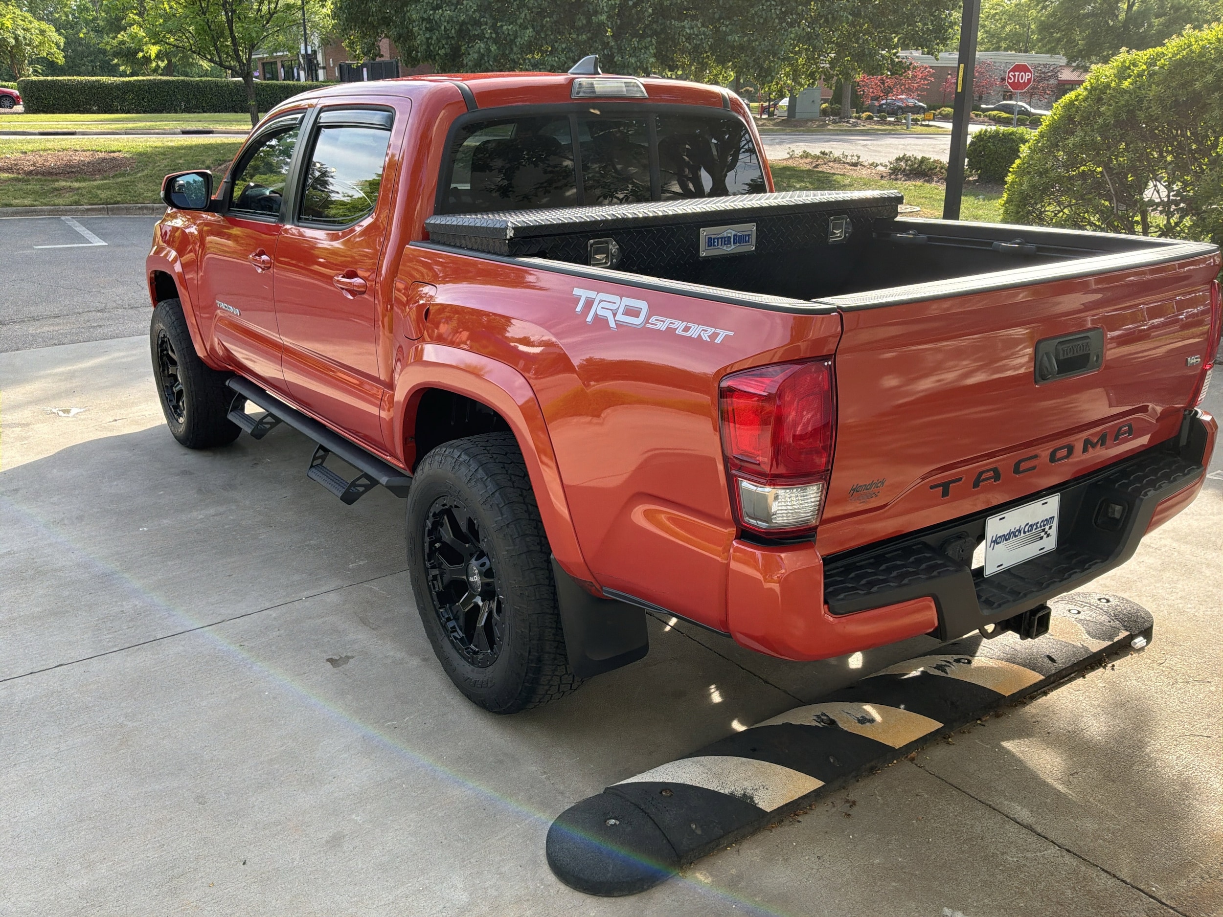 2016 Toyota Tacoma TRD Sport photo 3