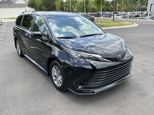 2026 Toyota Sienna XLE Minivan