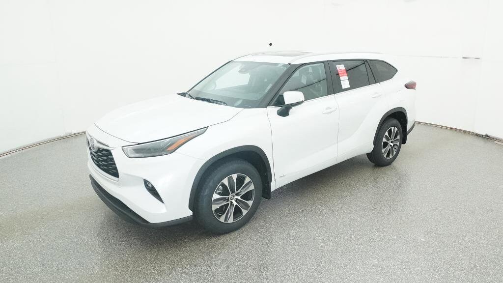 2026 Toyota Highlander XLE's photo
