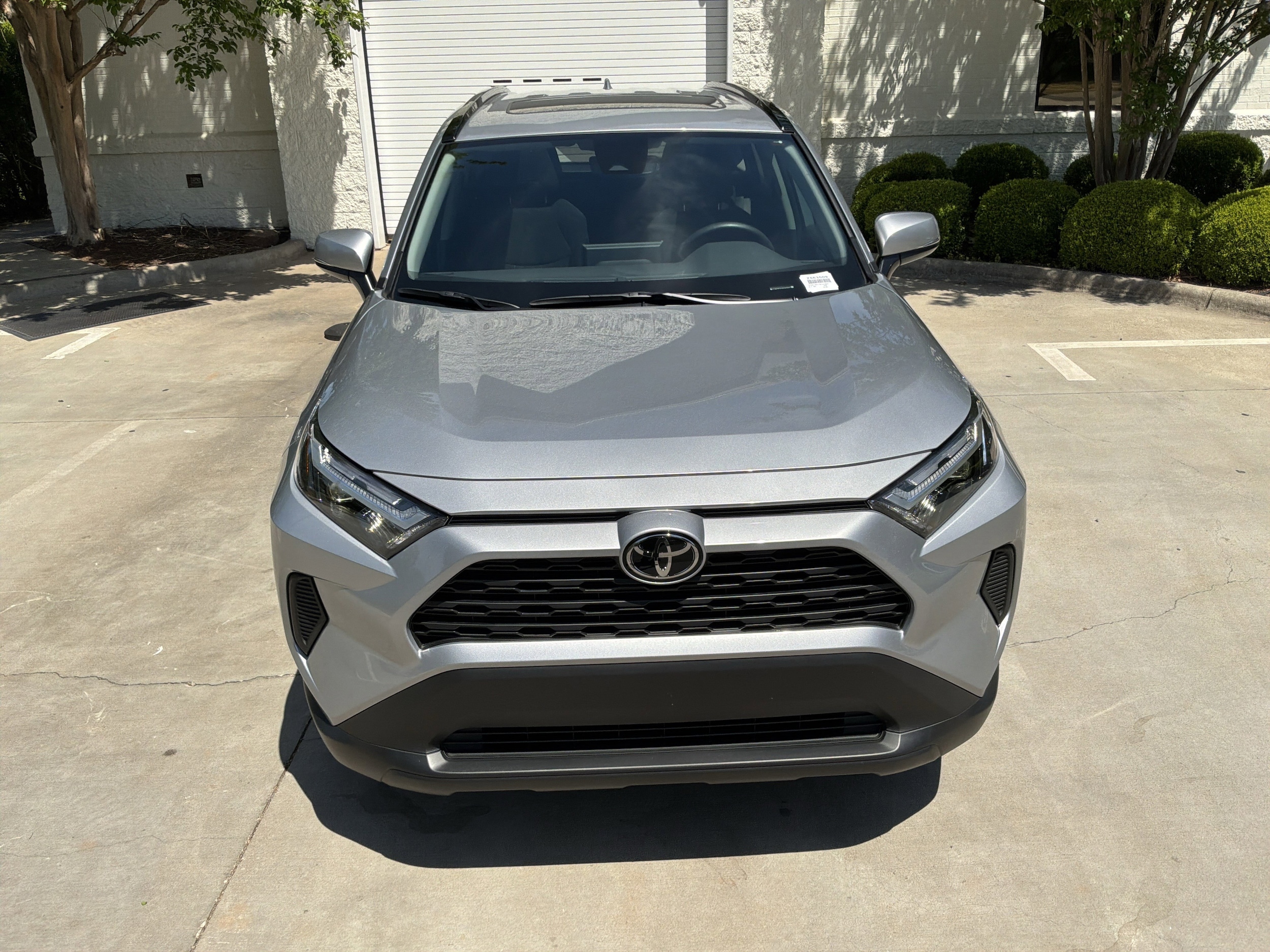 2025 Toyota RAV4 XLE photo 2