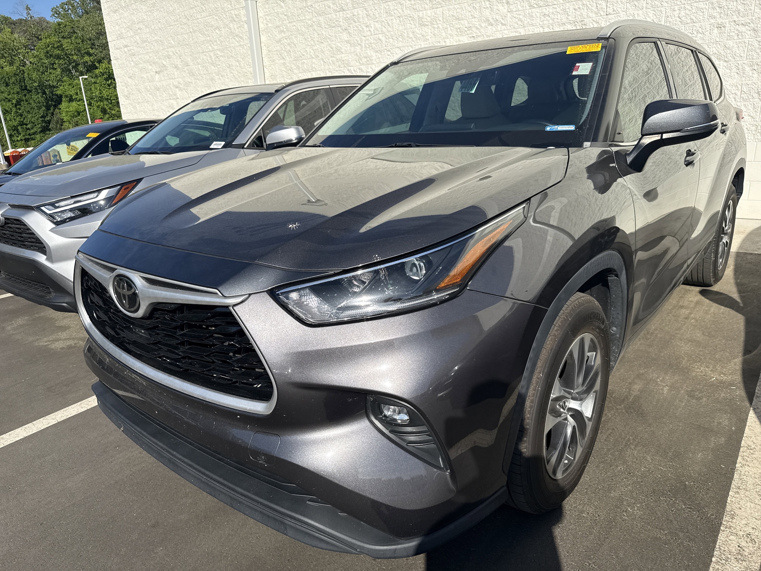 2021 Toyota Highlander XLE photo 5